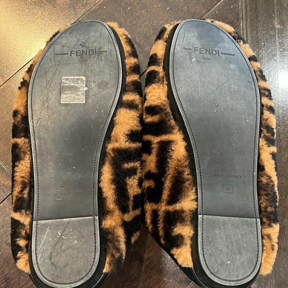 Fendi shearling slippers - Picture 8 of 9